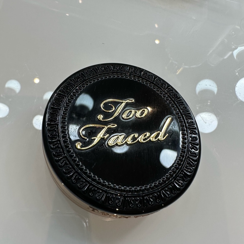 TOO FACED born this way powder!